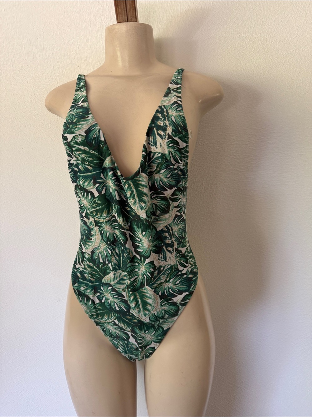 Relleciga Green Leaf Print One-Piece Swimsuit L
